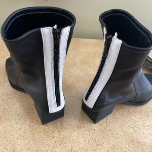 Arche leather booties black with white stripe